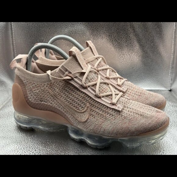 Size 9 - Nike Women’s‎ Air VaporMax 2022 Flyknit Shoes Pink Oxford DJ9975-600 - Picture 1 of 8